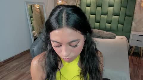 Snapshot of alessia_storm_ chatting on May 8, 3:45 am Alessia online show from May 8, 3:45 am