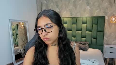 Snapshot of alessia_storm_ chatting on May 12, 3:25 am Alessia online show from May 12, 3:25 am