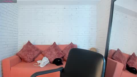 Alessia  Everyday From 0530 to 1430 Col Time online show from October 27, 12:42 pm