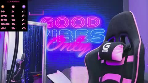 alessiacroft online show from March 24, 3:55 am