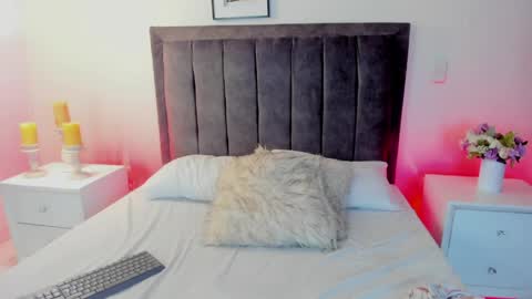 Snapshot of alessiaowen_ chatting on April 12, 7:41 pm alessiaowen_ online show from April 12, 7:41 pm