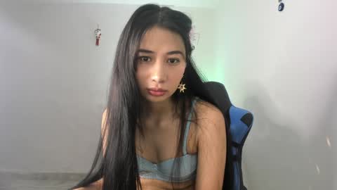 Snapshot of alessiavix chatting on December 26, 4:25 pm Alessia Meow online show from December 26, 4:25 pm