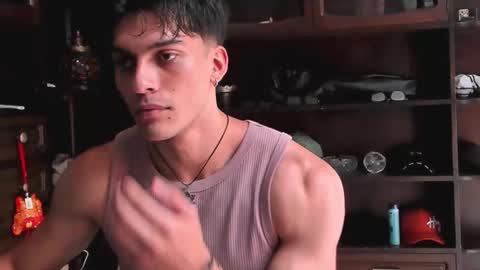 Snapshot of alessio_vale chatting on March 12, 6:47 pm alessio Vale online show from March 12, 6:47 pm