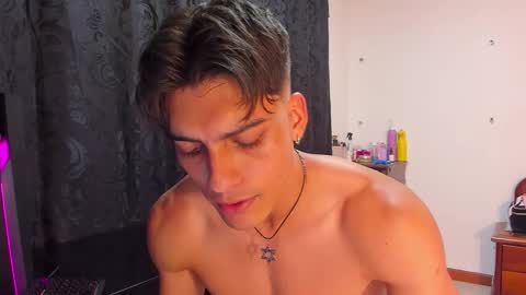 Snapshot of alessio_vale chatting on March 22, 2:48 am alessio Vale online show from March 22, 2:48 am