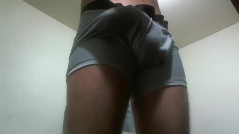 Snapshot of alessiobigcock chatting on February 9, 8:13 pm alessio10inches online show from February 9, 8:13 pm