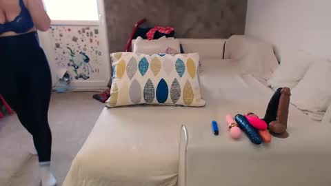 AlesyadollBlonde online show from December 15, 7:12 am