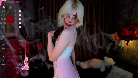 Lola online show from October 18, 3:13 pm