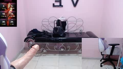 Snapshot of aleusa_ chatting on May 18, 6:47 pm PVT 12TK 9AM - 9PM COLOMBIA online show from May 18, 6:47 pm