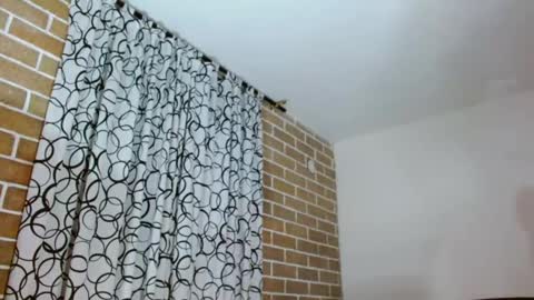 Snapshot of aleviz chatting on February 18, 6:09 am aleviz online show from February 18, 6:09 am