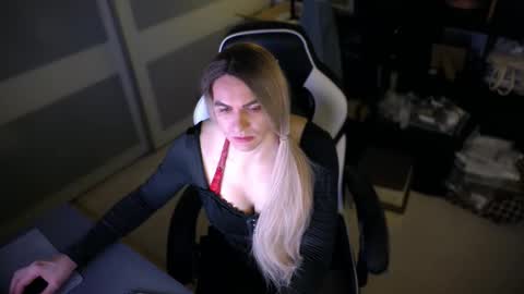 Leyla Leg online show from April 6, 7:26 pm