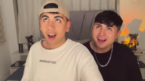 Snapshot of alex0113_ chatting on November 15, 7:16 am alex0113_ online show from November 15, 7:16 am