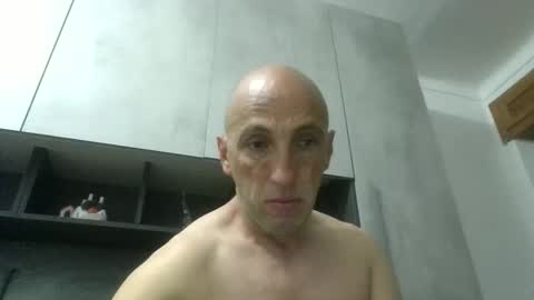 Snapshot of alex120475 chatting on May 24, 10:04 pm alex120475 online show from May 24, 10:04 pm