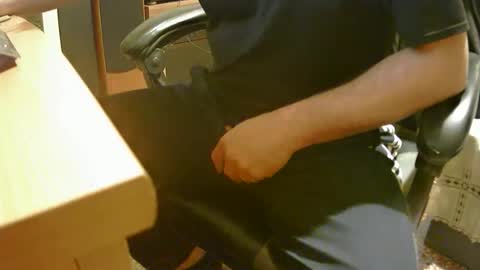 Snapshot of alex81pv1981 chatting on October 26, 8:26 pm alex81pv1981 online show from October 26, 8:26 pm