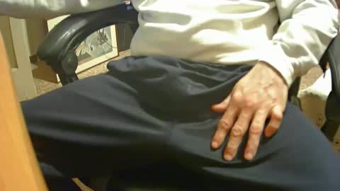 Snapshot of alex81pv1981 chatting on November 30, 10:03 pm alex81pv1981 online show from November 30, 10:03 pm