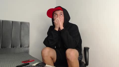 Owen online show from December 3, 3:20 am