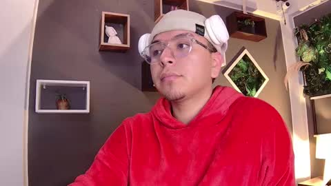 Snapshot of alex__montesco chatting on March 8, 12:20 pm Alex online show from March 8, 12:20 pm