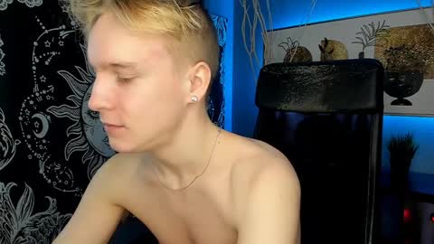 Snapshot of alex__sweet chatting on December 18, 7:58 am your Alex online show from December 18, 7:58 am