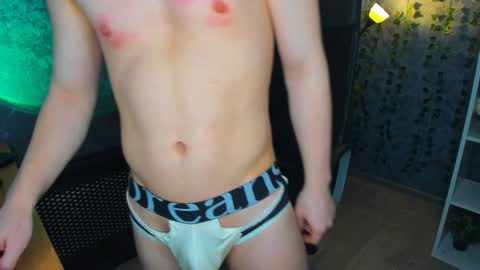 Snapshot of alex__sweet chatting on January 31, 12:40 pm your Alex online show from January 31, 12:40 pm