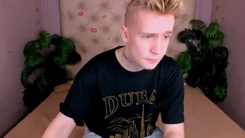 Snapshot of alex__sweet chatting on February 6, 4:53 am your Alex online show from February 6, 4:53 am