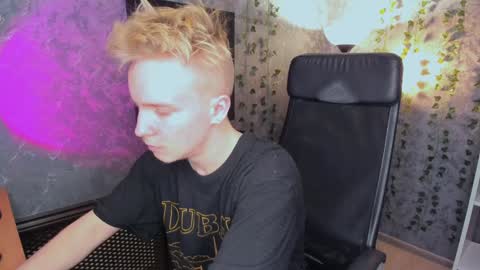 Snapshot of alex__sweet chatting on February 8, 6:54 am your Alex online show from February 8, 6:54 am