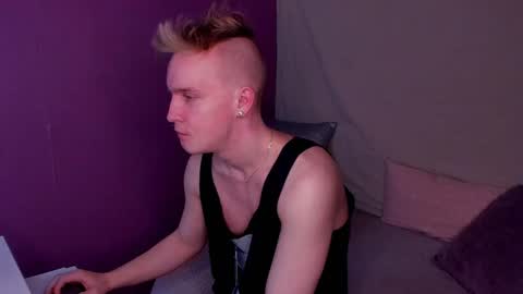 Snapshot of alex__sweet chatting on March 1, 6:46 am your Alex online show from March 1, 6:46 am