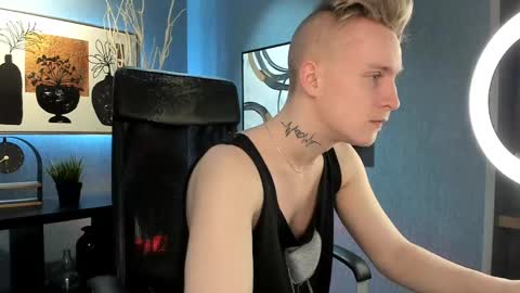 Snapshot of alex__sweet chatting on March 2, 6:59 am your Alex online show from March 2, 6:59 am