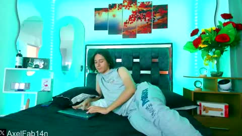 sneider online show from February 8, 6:44 pm