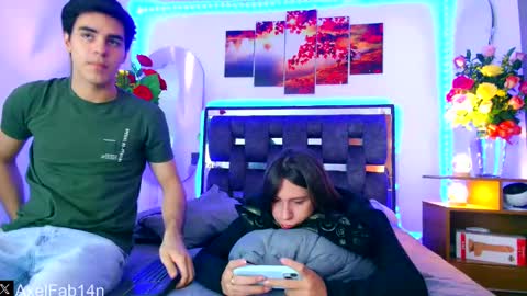 sneider online show from February 15, 7:06 pm