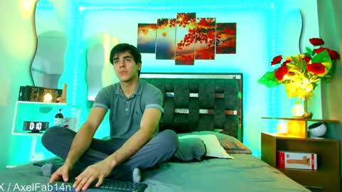 sneider online show from March 7, 6:33 pm