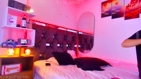 sneider online show from November 9, 8:40 pm