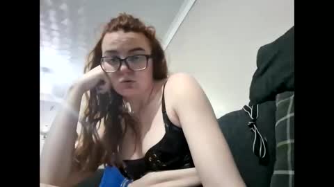 Snapshot of alex_buc2000 chatting on May 18, 7:41 pm Alex buc2000 online show from May 18, 7:41 pm