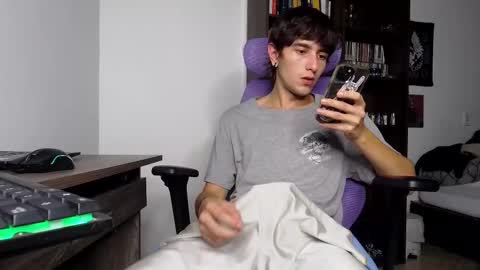 Snapshot of alex_connorr chatting on November 7, 3:39 am alex_connorr online show from November 7, 3:39 am