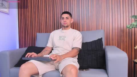 alex online show from March 3, 11:49 am