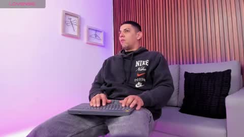 alex online show from April 8, 12:16 pm