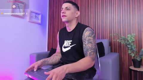 alex online show from April 12, 12:21 pm