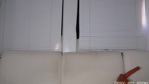 Snapshot of alex_islive chatting on February 23, 7:33 pm Alex Stone online show from February 23, 7:33 pm