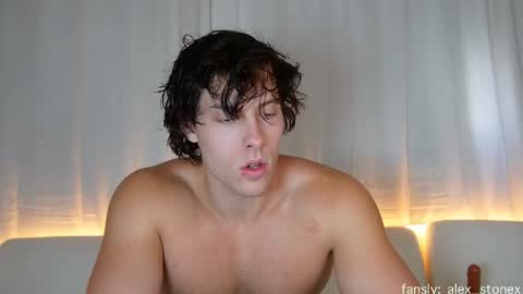 Snapshot of alex_islive chatting on February 25, 7:01 pm Alex Stone online show from February 25, 7:01 pm