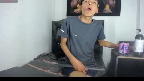alex_it0 online show from May 16, 12:29 am