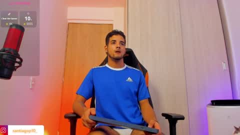 i am Alex online show from April 12, 4:56 pm