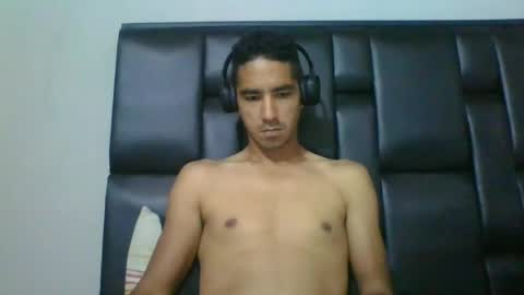 Snapshot of alex_m1992 chatting on June 16, 4:31 pm alex_m1992 online show from June 16, 4:31 pm