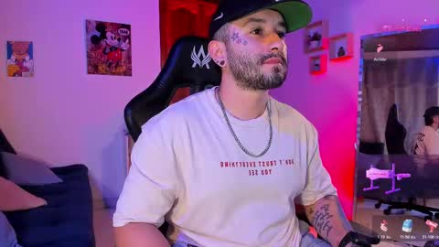 Snapshot of alex_maraj_ chatting on November 4, 10:20 pm Alex online show from November 4, 10:20 pm