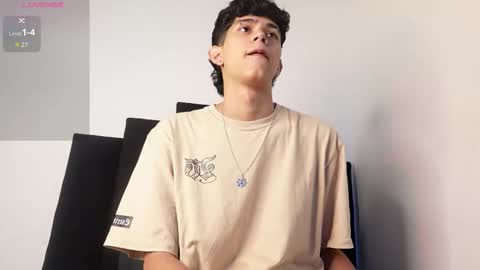 alex_mark_ online show from December 2, 2:23 pm