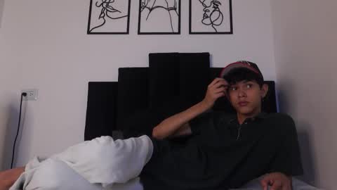 alex_mark_ online show from February 25, 1:43 pm