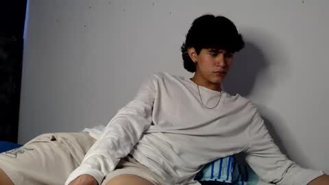 Snapshot of alex_mark_ chatting on May 26, 5:09 pm alex_mark_ online show from May 26, 5:09 pm