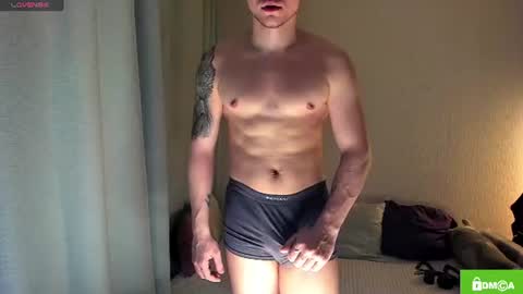 Snapshot of alex_milson chatting on July 13, 11:18 pm alex_milson online show from July 13, 11:18 pm