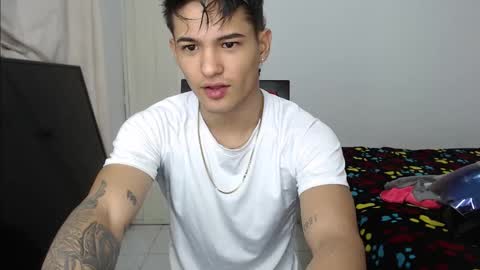 alex_mojica online show from September 24, 7:23 am