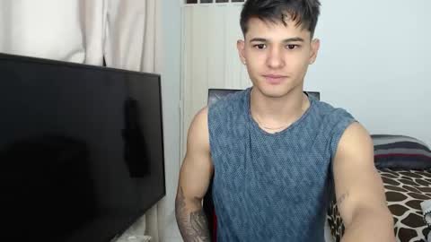 alex_mojica online show from October 3, 12:46 pm