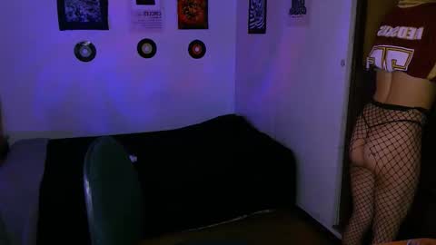 Alex online show from December 5, 1:47 am