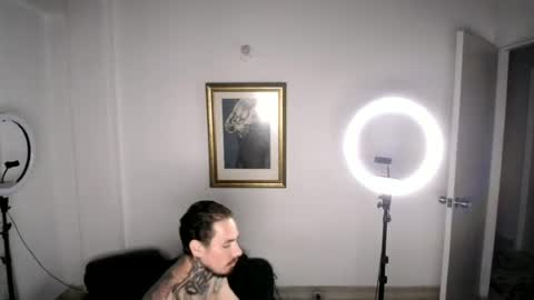 Snapshot of alex_orionjs chatting on June 21, 3:42 am Alex OrionJS online show from June 21, 3:42 am