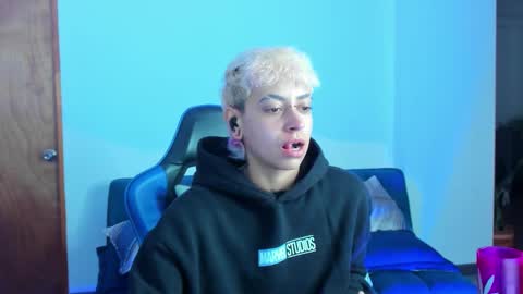 Residente0xxx online show from November 15, 12:13 pm